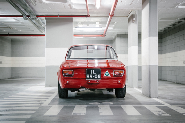 Alfa-Romeo-Giulia-Sprint-GT-2