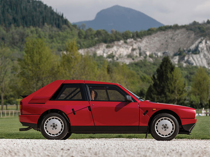 Lancia-Delta-S4-Stradale-2