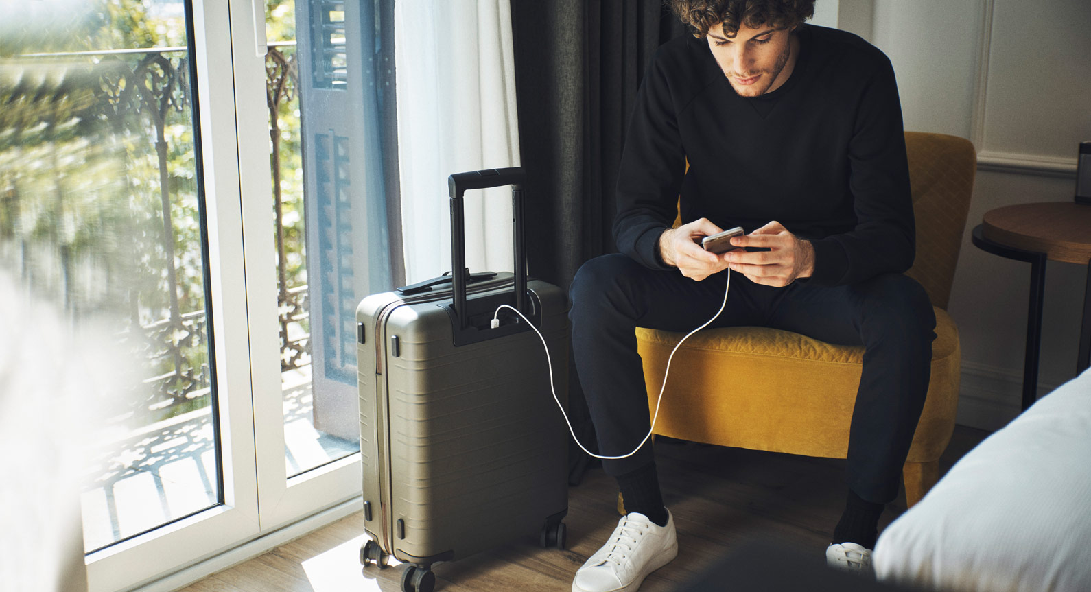 horizon studios luggage