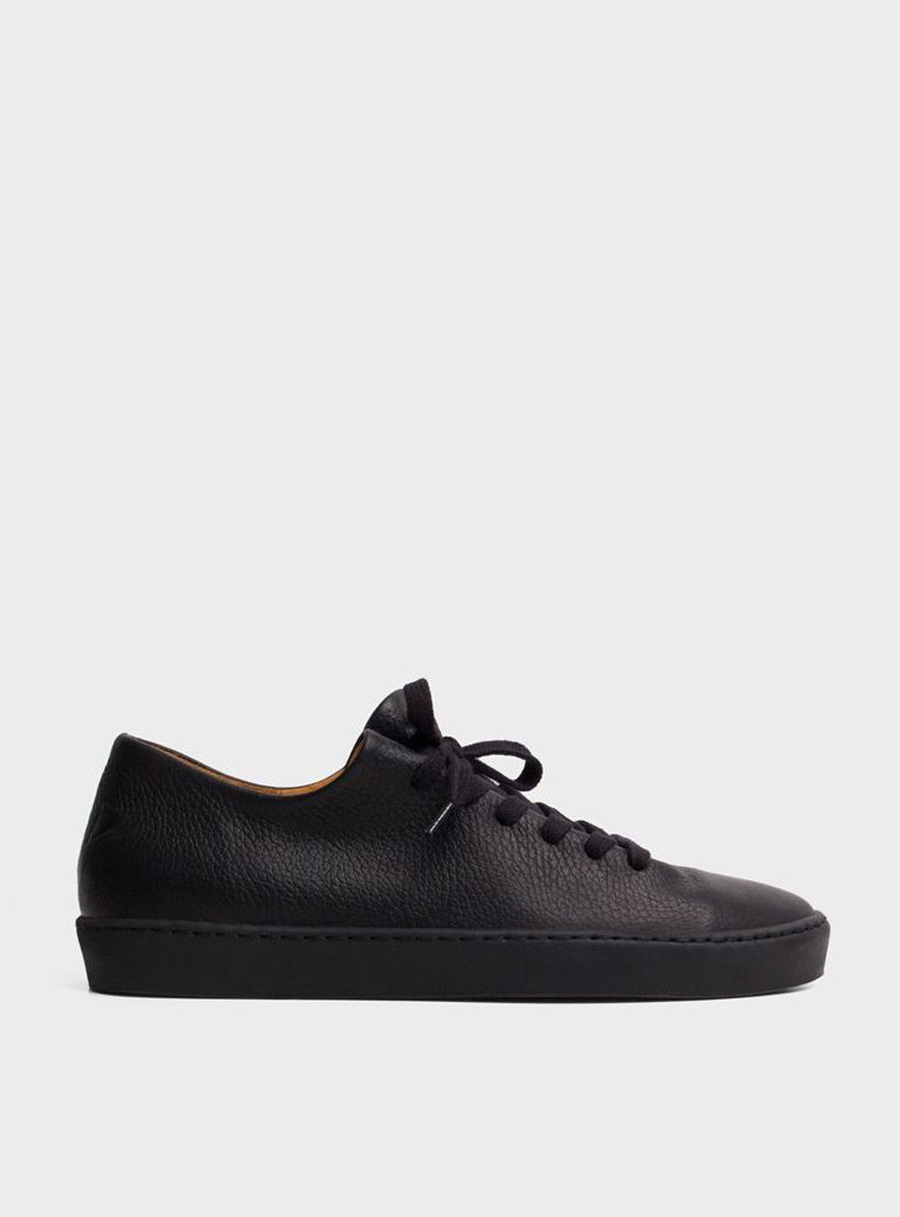 OPUMO-Why-You-Need-A-Pair-Of-Minimalist-Sneakers-More-Than-Ever-1